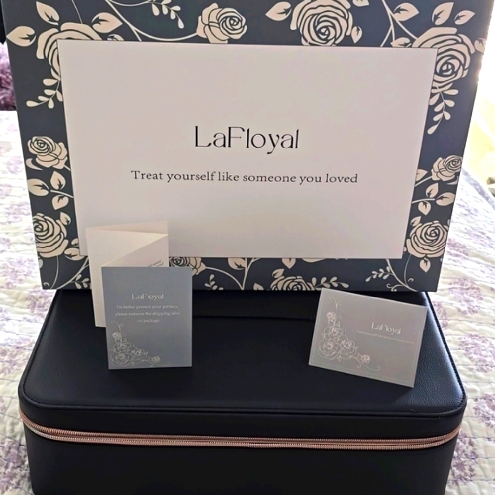 Extra Large "LaFloyal" Make-up or Toiletry Case in Black